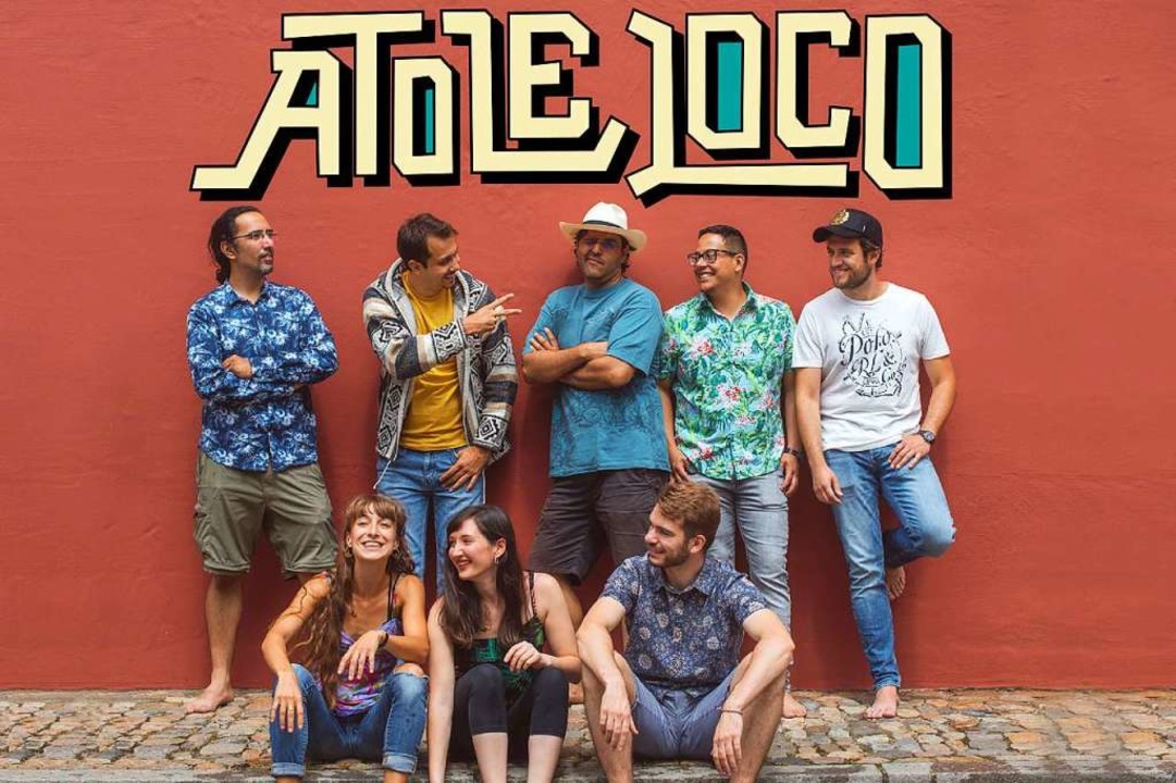 Die Bandmitglieder von Atole Loco komm...u, Kolumbien, Spanien und Deutschland.  | Foto: Fidel Gomez Sanchez
