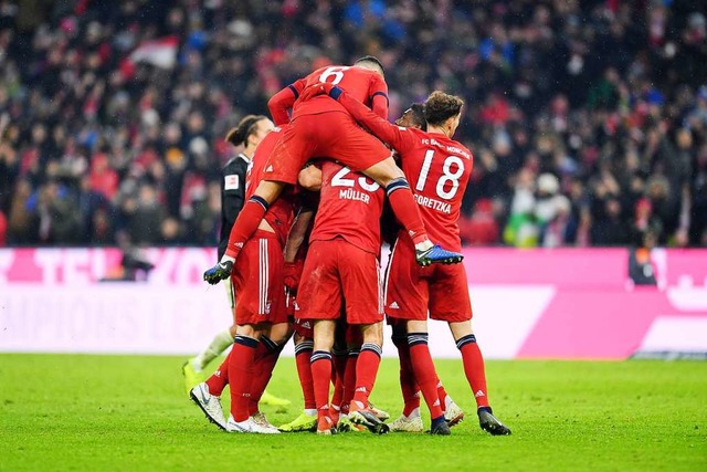 Jubel beim FC Bayern, der 1:0 gegen Leipzig gewinnt.  | Foto: dpa