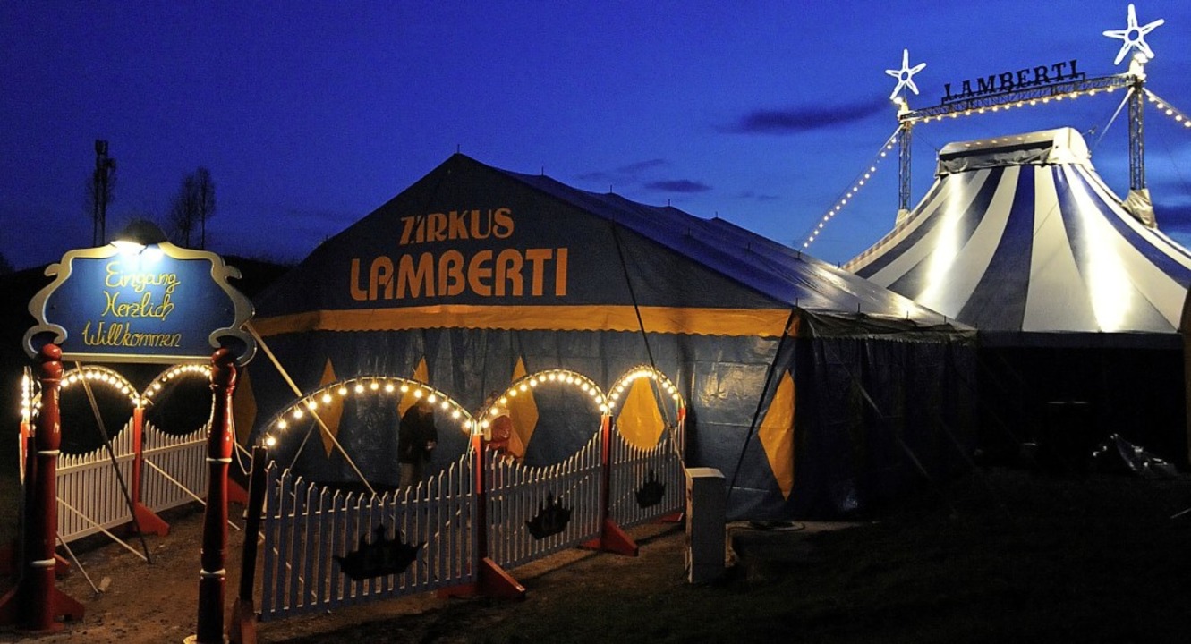 Eine besondere Atmosphäre bietet das Zirkuszelt auf dem Tafelberg.  | Foto: Archivfotos: Markus Zimmermann