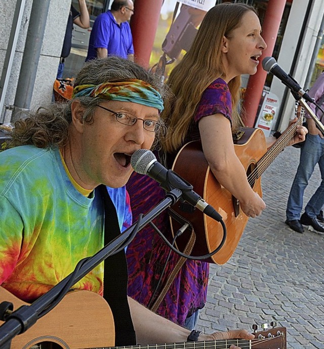 Tina &amp; Jo sind auch Straenmusiker aus Leidenschaft.   | Foto: Ruda
