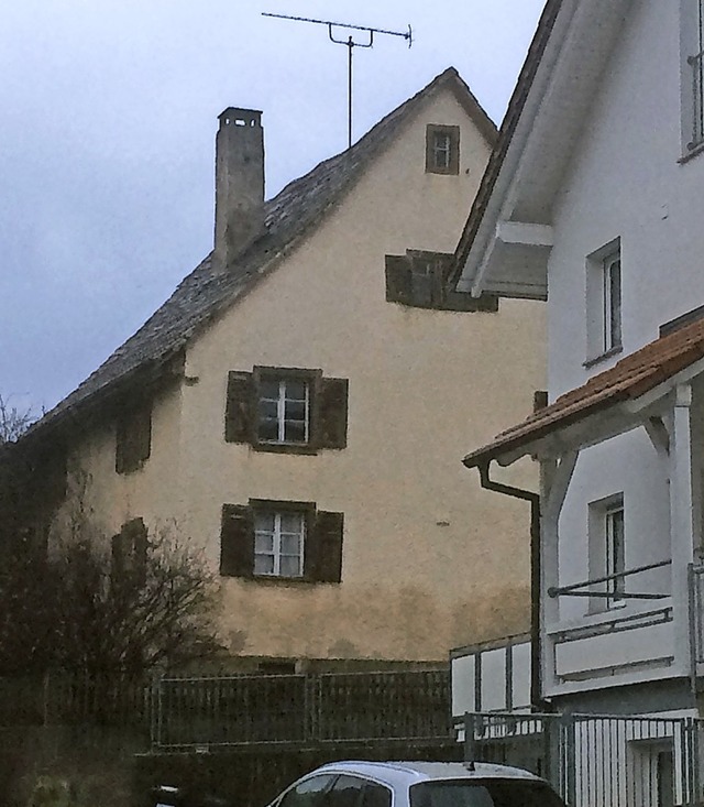 Ein Neubau soll dieses historische Haus  ersetzen.   | Foto: Schtz