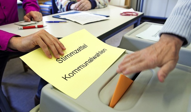 Fr die Kommunalwahlen im Mai suchen die drei Lffinger Parteien noch Bewerber.   | Foto: Oliver Dietze/dpa