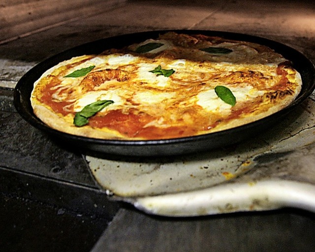 Nicht auf die Genehmigung warten wollt...fenbar die Pizzabcker in Laufenburg.   | Foto: Symbolfoto:  Burgi (dpa)