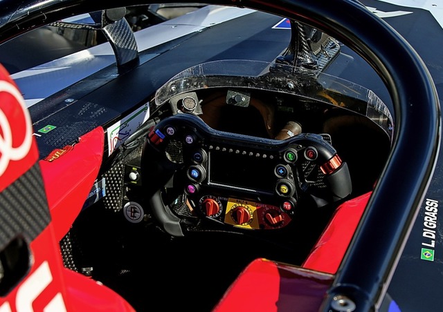 Äußerlich ist der Unterschied zu konve...im Cockpit sieht es ganz anders aus. | Foto: audi Äußerlich ist der Unterschied zu konve...im Cockpit sieht es ganz anders aus. | Foto: audi