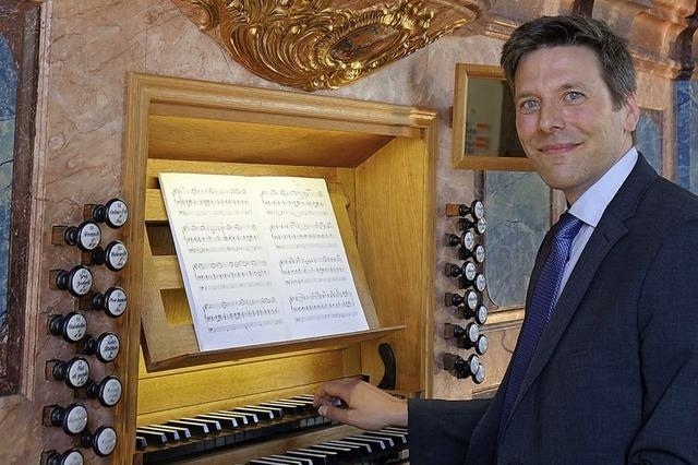 Christoph Bogon gestaltet die Weihnachtsmusik in den Gottesdiensten der evangelischen Kirche in Schopfheim.