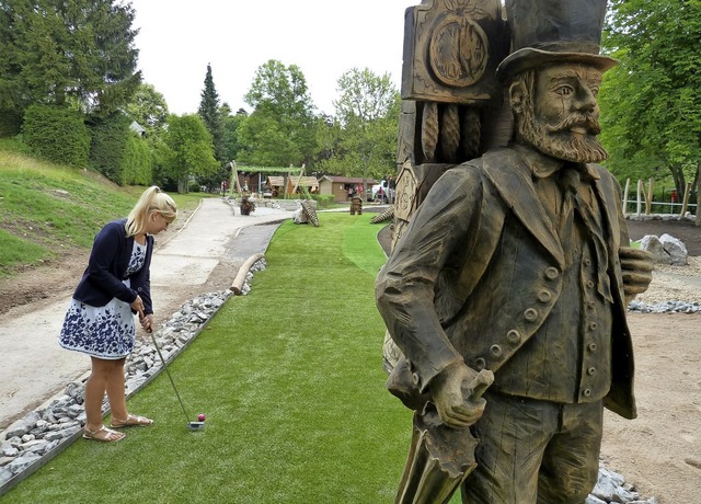 Den Uhrentrgern ist im Abenteuer-Golf... mit 50 Metern lngste Bahn gewidmet.   | Foto: Heidrun Simoneit