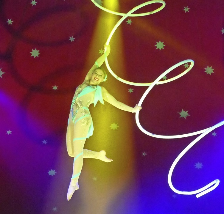 Anmutig Akrobatik: Shannon Frank an der Luftspirale   | Foto: Fotos: Jochen Fillisch