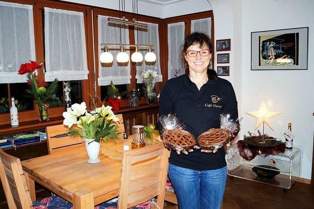 Susanne Krauß hat ihr Wohnzimmer in ein Café verwandelt