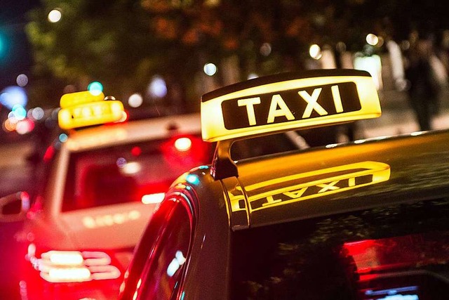 Taxifahrer geraten oftmals unter Kritik, da der Service nachgelassen haben soll.  | Foto: dpa