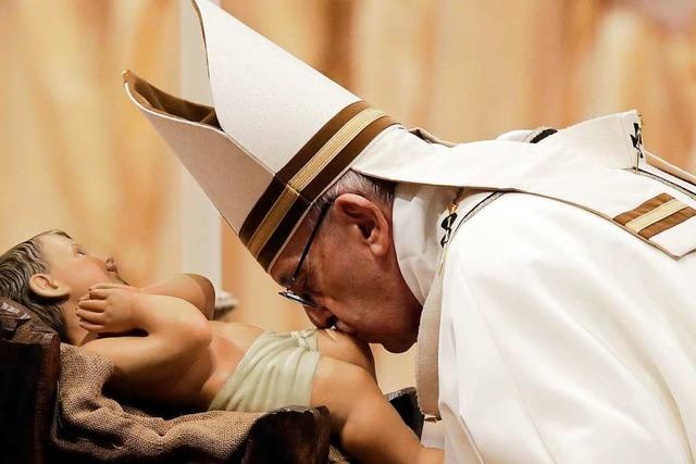 Liebe statt Gier: Papst beklagt an Heiligabend Malosigkeit