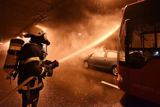 Das Feuer war schnell gelscht. (Archi...iner entsprechenden bung in Freiburg)  | Foto: Rita Eggstein