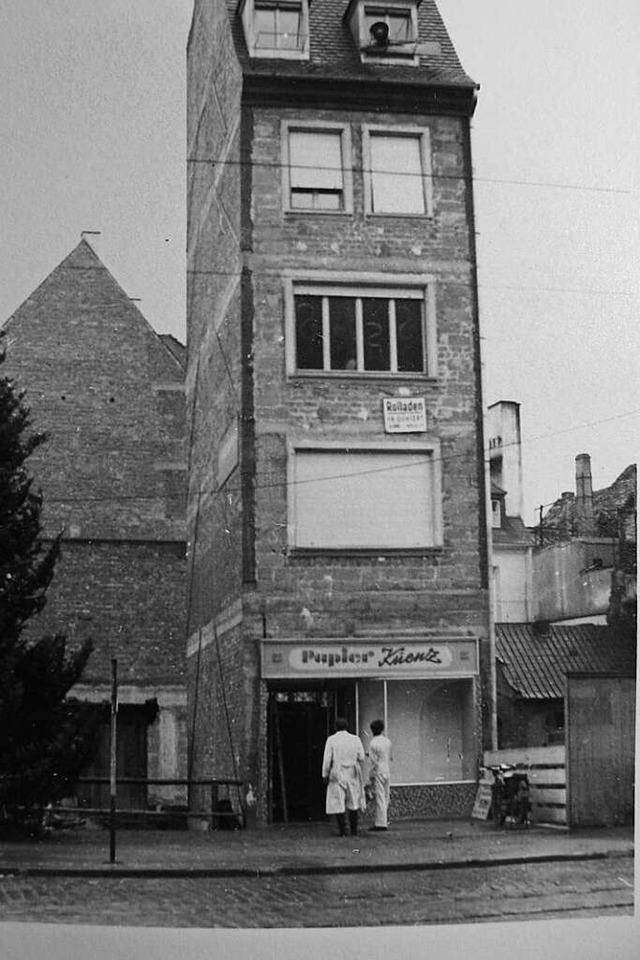 Das Haus Kuenz kurz nach seiner Fertig...um auf dem Trmmergrundstck daneben).  | Foto: Archiv Gisela Elmendorf-Kuenz