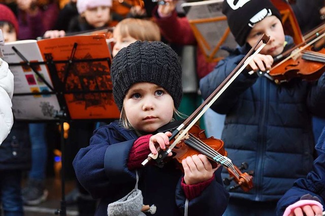 Kinder der Oberlin-Musikschule spielte...unsten der BZ-Aktion Weihnachtswunsch.  | Foto: Rita Eggstein