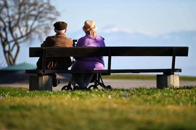 Ohne Geldsorgen das Rentnerdasein auf ...en: Das wnschen sich viele Deutsche.  | Foto: dpa
