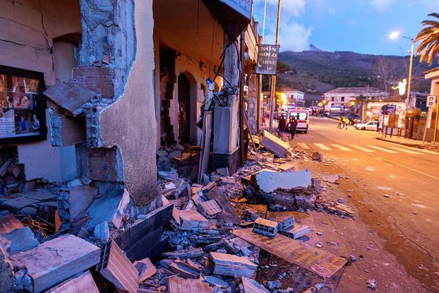 Elf Verletzte bei Ausbruch des Vulkans tna auf Sizilien  | Foto: dpa
