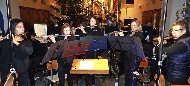 Das Querflten-Ensemble beim  Adventskonzert in Holzhausen.   | Foto: Claudia Bachmann-Goronzy