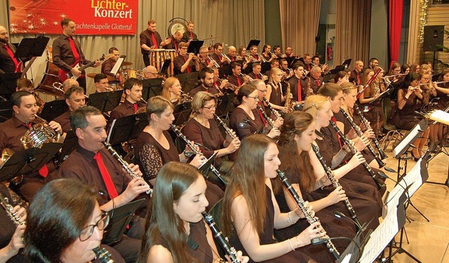 Das Groe Orchester  im zweiten Konzerteil in Big-Band-Formation.   | Foto: Christian Ringwald
