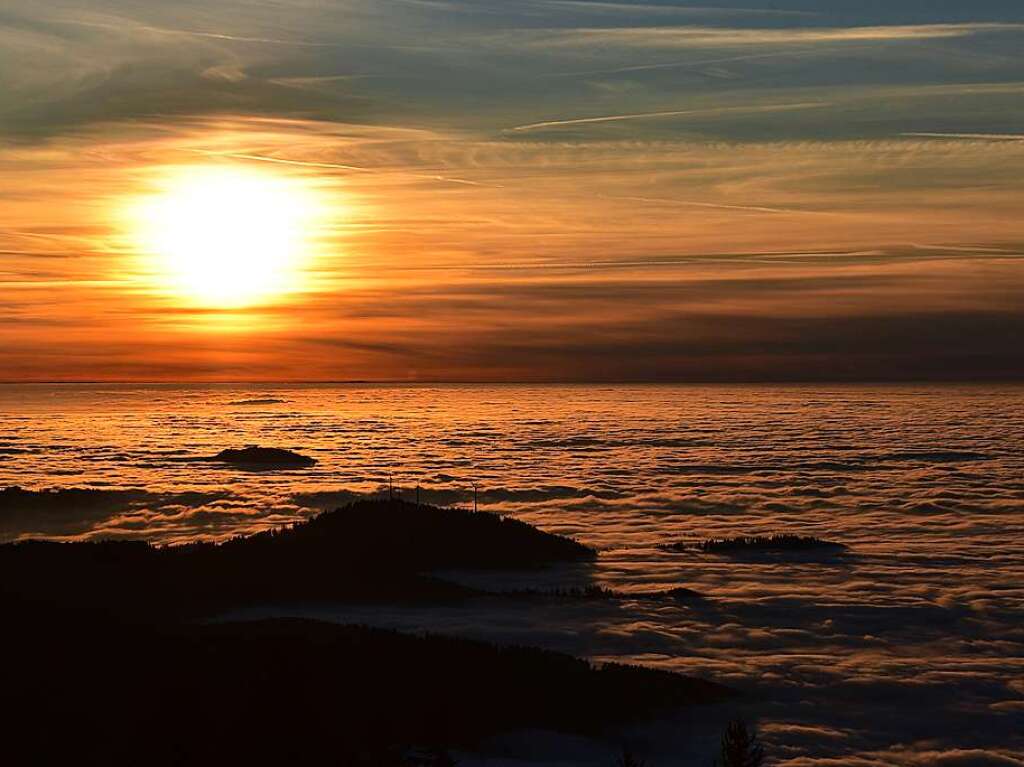 Sonnenuntergang auf dem Kandel bei Inversion