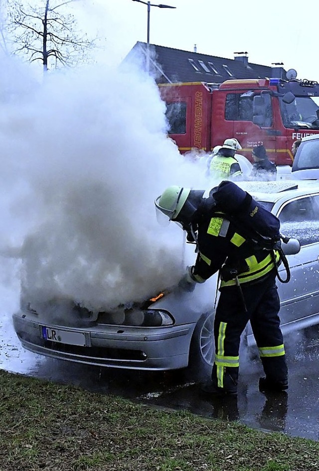 In Hugsweier hat ein Auto gebrannt,  vermutlich war es ein technischer Defekt.   | Foto: W. Knstle