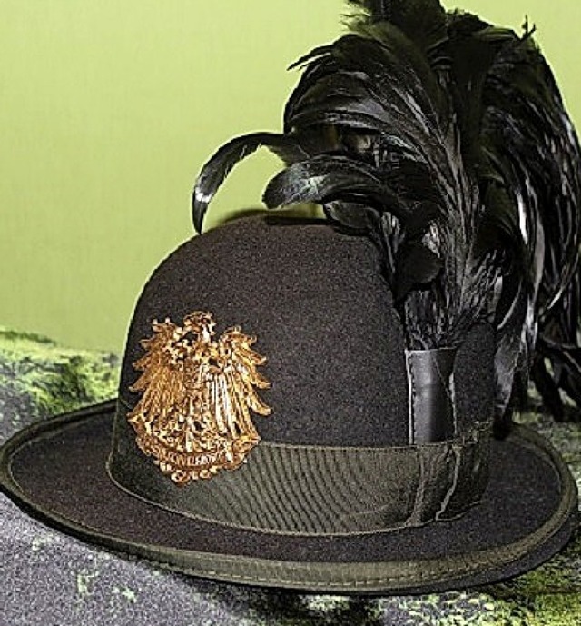 Der Schtzenhut mit goldenem Adler und schwarzem Hahnenfederbschel   | Foto: Stadtmarketing