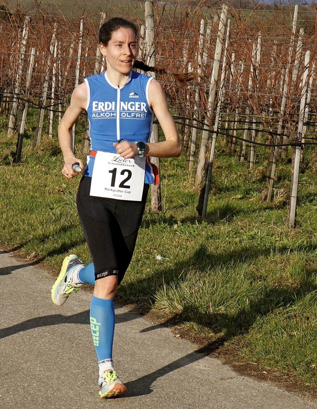 Gertrud Wiedemann, die Vorjahressieger...startet auch 2018 beim Silvesterlauf.   | Foto: Stinn