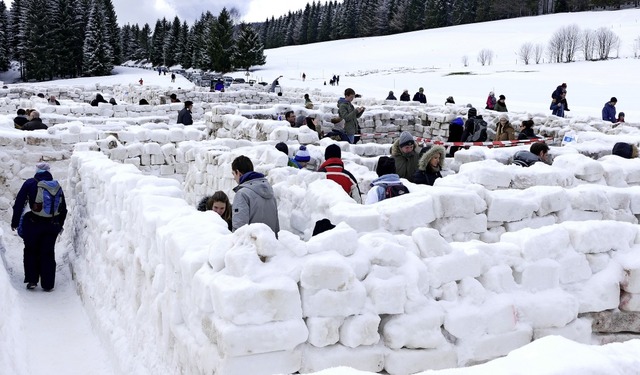 Tausende Besucher kamen im Februar nac... Schneelabyrinth weltweit anzuschauen.  | Foto:  Barthmes