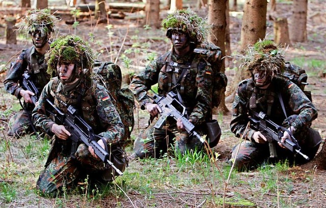 Grundausbildung bei der Bundeswehr.  | Foto: dpa
