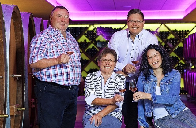 Ein Prosit auf das &#8222;100-Jhrige&...Alfred, Inge, Thomas und Maria Mnnle   | Foto: privat