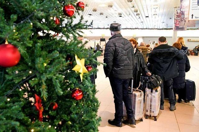 Mann rast mit dem Auto auf Flughafen-Vorfeld - und schweigt zur Tat