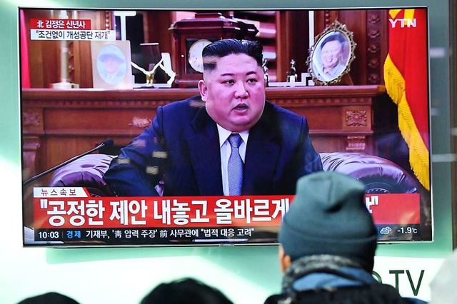 Der koreanische Machthaber Kim Jong Un...von der Entspannungspolitik zu drohen.  | Foto: AFP