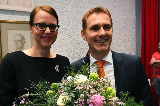 Ein Jahr mit Monika-Neuhfer-Avdic: OB Lutz gratuliert zur Wahl,...  | Foto: Barbara Ruda