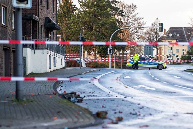 Die Polizei sperrte den Tatort in Bottrop ab.  | Foto: dpa