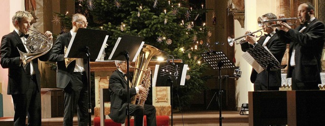 Die fnf Musiker bei ihrem Konzert in der katholischen Kirche St. Barbara   | Foto: Werner Schnabl