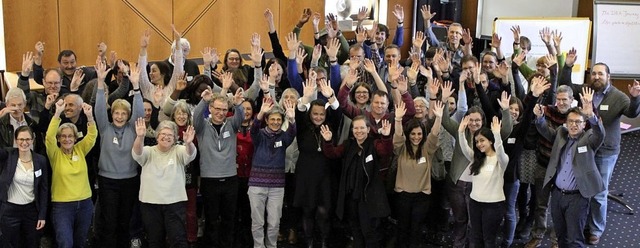 Rund 60 Brgerinnen und Brger diskuti...nspolitischen Situation im Landkreis.   | Foto: Landratsamt