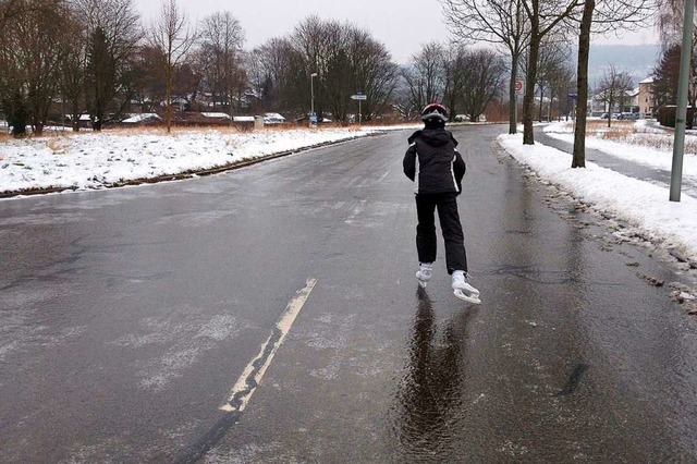 Der Wetterdienst warnt vor glatten Straen im Sdwesten  | Foto: dpa