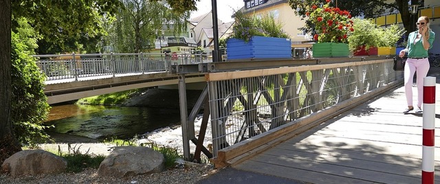 Die Behelfsbrcke ist nur fr Fugnge...s auch fr die neue Bernhardusbrcke.   | Foto: H.-P. Mller