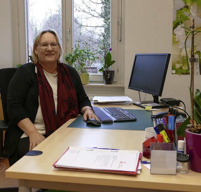 Priska Krug in ihrem Bro bei der Caritas  in Mllheim   | Foto: ehmann