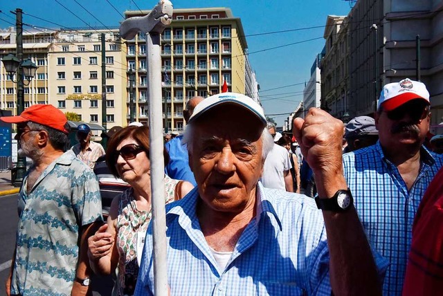 Griechische Rentner gingen 2017 wegen ...nnte das Land teuer zu stehen kommen.  | Foto: Eurokinissi