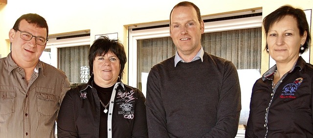Gerd und Martina Gthlin ziehen sich l... Service und Theke leitet (von links).  | Foto: Frey