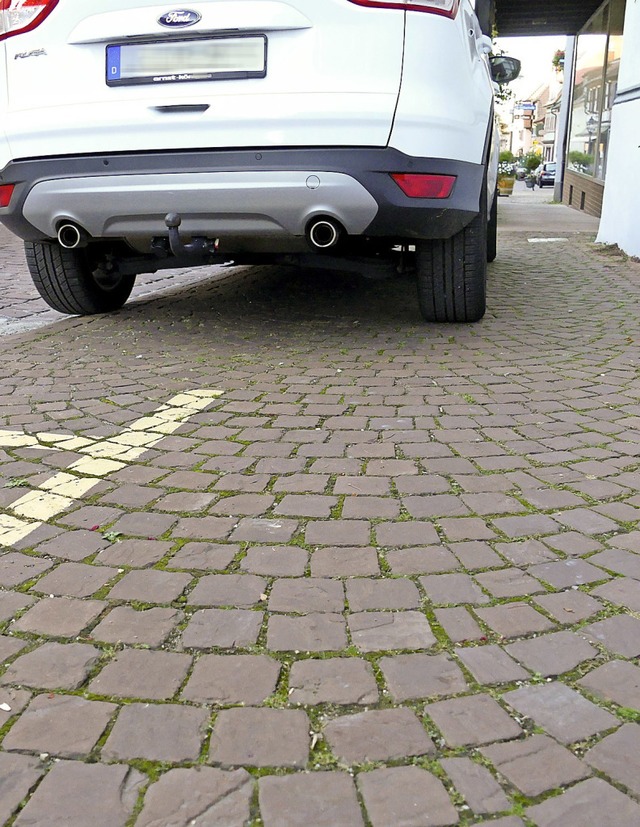 So sollten Autos nicht geparkt werden.   | Foto: Klaus Fischer
