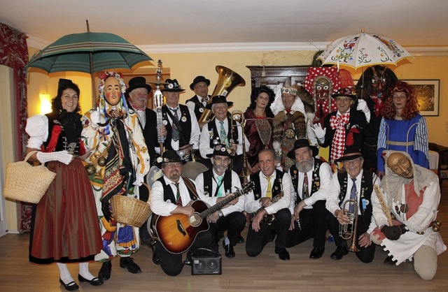 Narr,  Klopfer, die Gleferi-Musikanten...Narrenvater bei ihrer Tour begleiten.   | Foto: Stephanie Jakober