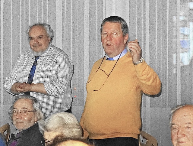 Kirchengemeinderat Ralf Kropf (rechts)...esental das Jahr 2018 Revue passieren.  | Foto: Gudrun Gehr