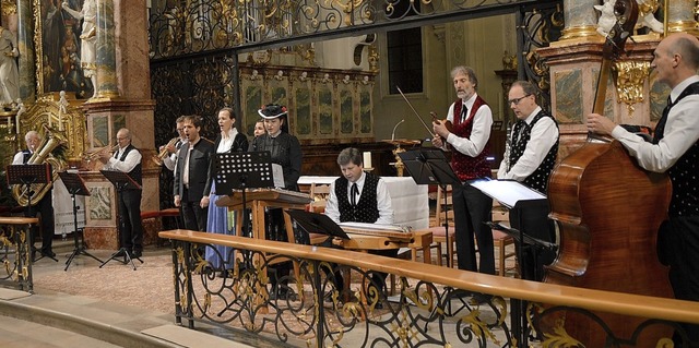 Auftritt der Schwarzwlder Stubenmusik... Holadrei-G&#8217;sang aus Innsbruck.   | Foto: Horatio Gollin