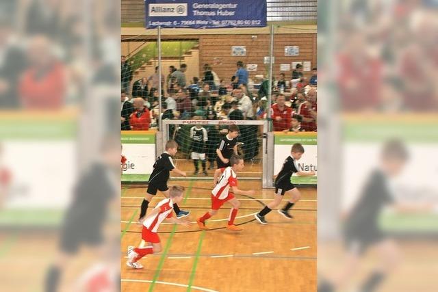 Jungkicker messen sich in flingen