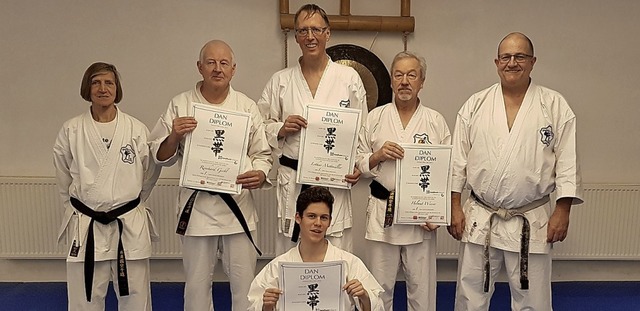 <BZ-FotoAnlauf>Fudokan Karate Tunsel:<...otoAnlauf> Erfolgreiche Meisterprfung  | Foto: Privat