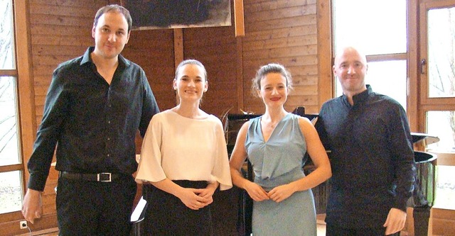 Anna Anstett (Klavier), Sabina Bunea (...) und Patrick Burkhardt (Violoncello)   | Foto: Susanne Ramm-Weber