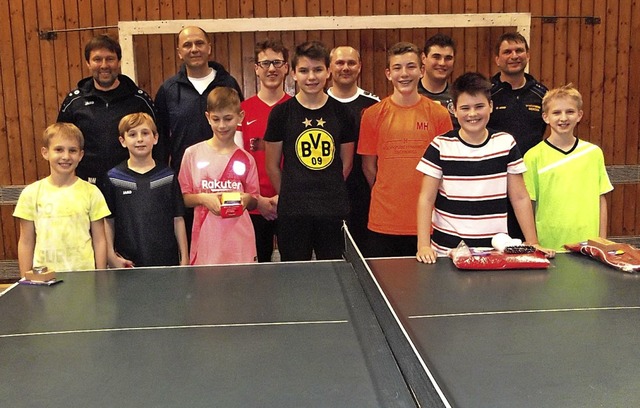 Sie belegten die vorderen Pltze beim ...tischtennisturnier des SV Ewattingen.   | Foto: Gertrud Rittner