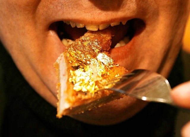 Speisen mit Blattgold sehen edel aus. ...bringt das Edelmetall hingegen nichts.  | Foto: Roland Weihrauch