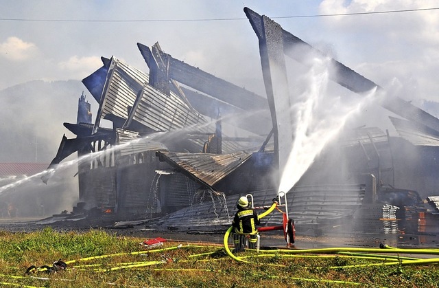 Beim Grobrand im August war die Hause...ar ein Feuerwehrmann angefahren wurde.  | Foto: Nicolai Kapitz