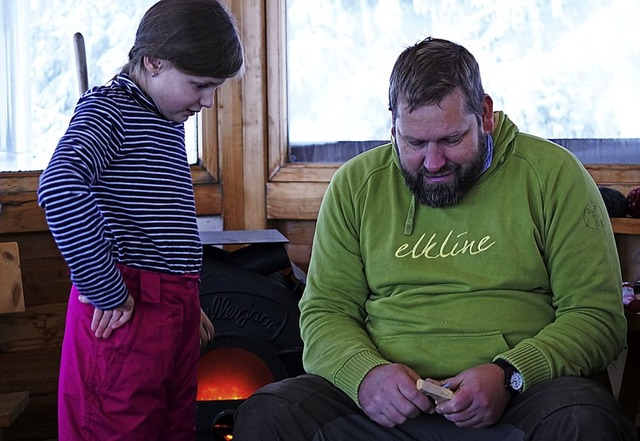 Markus Stickling geht auf jeden Teilne...itte) oder an Besteck aus Holz wagen.   | Foto: Florian Schlosser